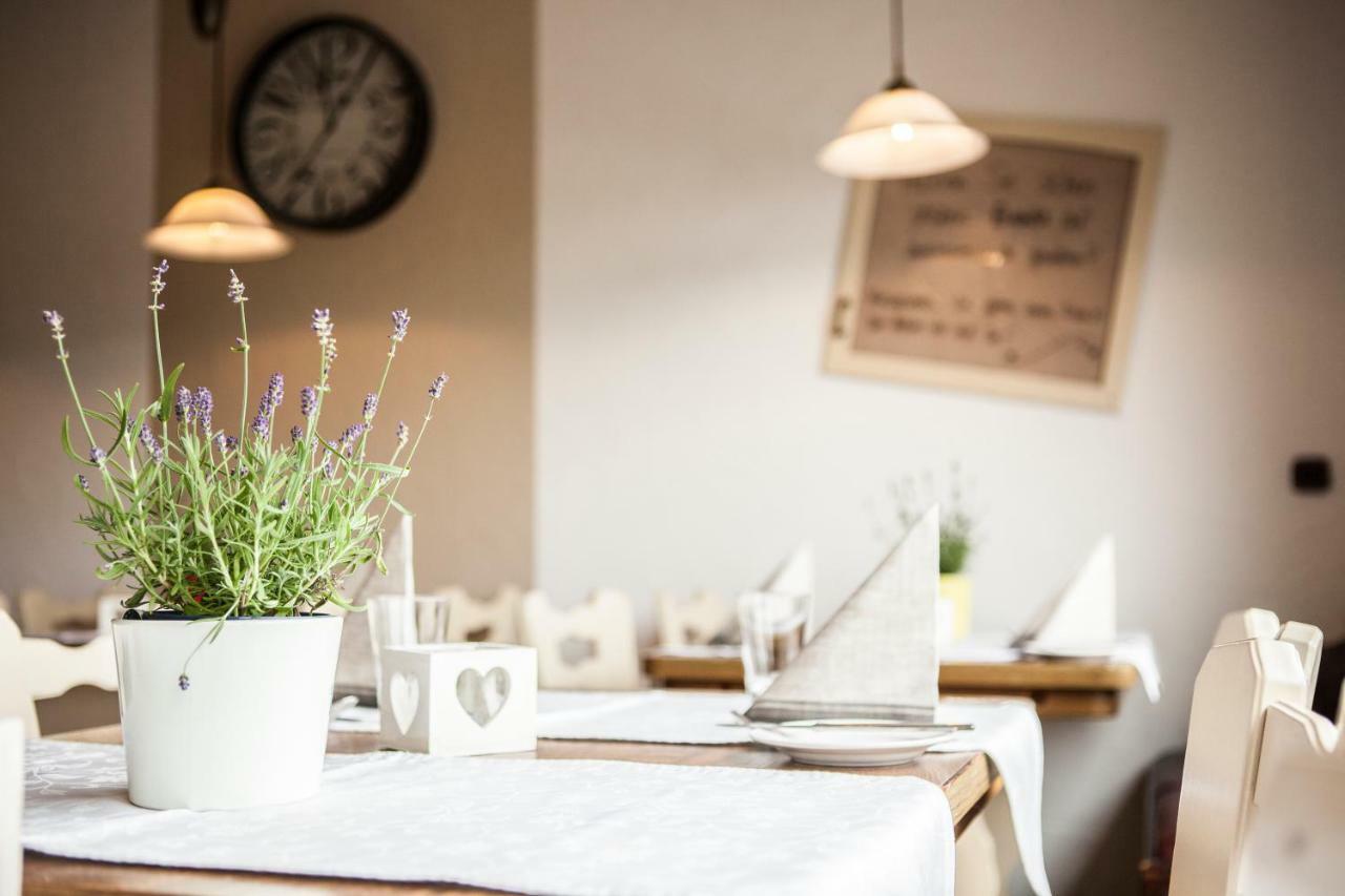 Landgasthaus Zum Kreuzberg Schonbach  エクステリア 写真