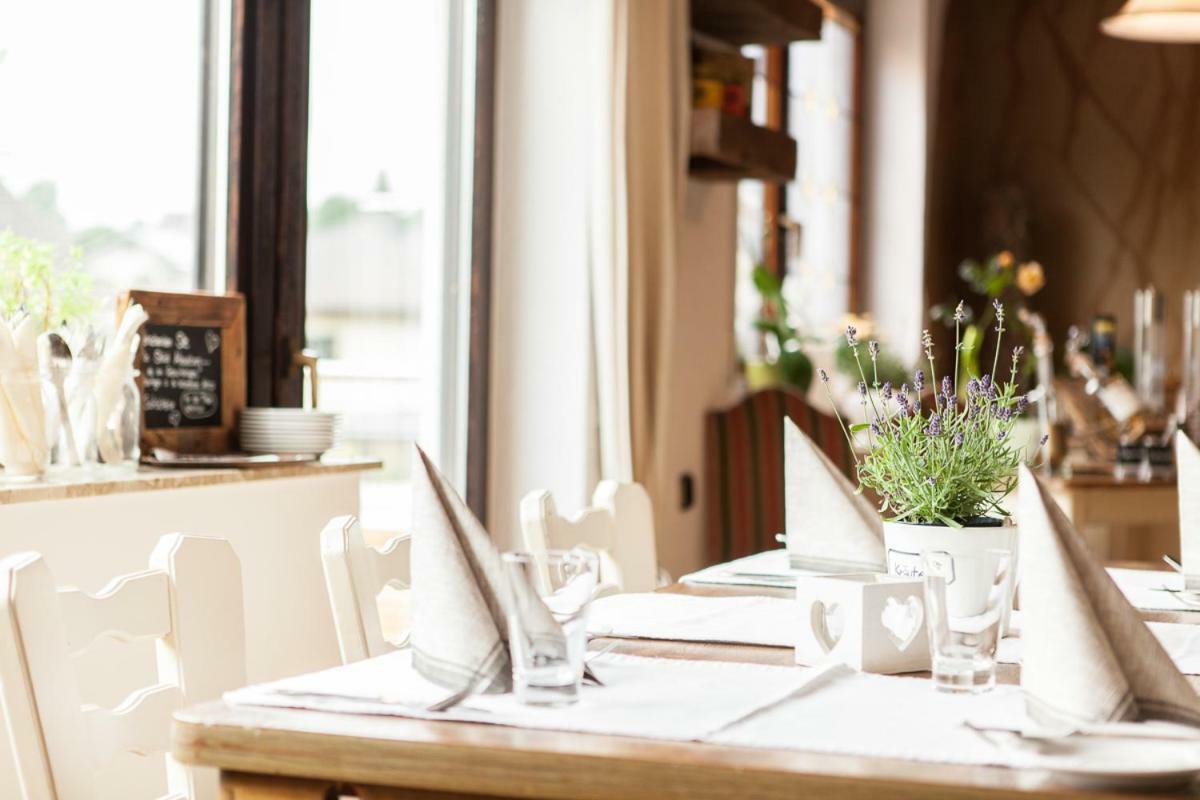 Landgasthaus Zum Kreuzberg Schonbach  エクステリア 写真