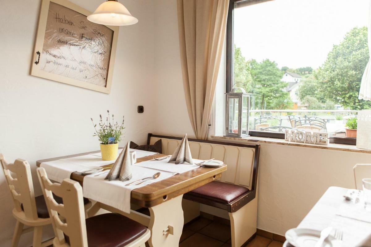 Landgasthaus Zum Kreuzberg Schonbach  エクステリア 写真